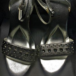 WHITE HOUSE/BLACK MARKET - WEDGE SANDALS